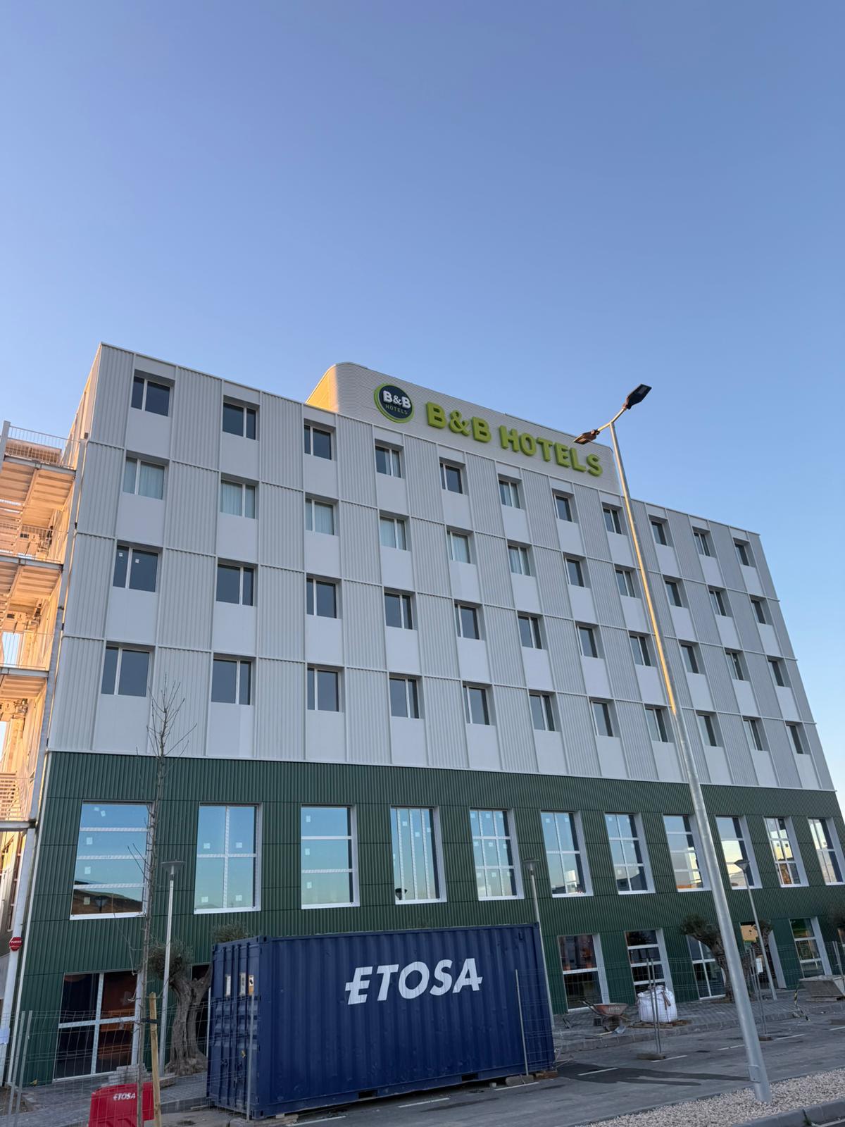 Finalizamos las instalaciones del Hotel B&B en Los Olivos (Cieza): eficiencia y sostenibilidad en acción